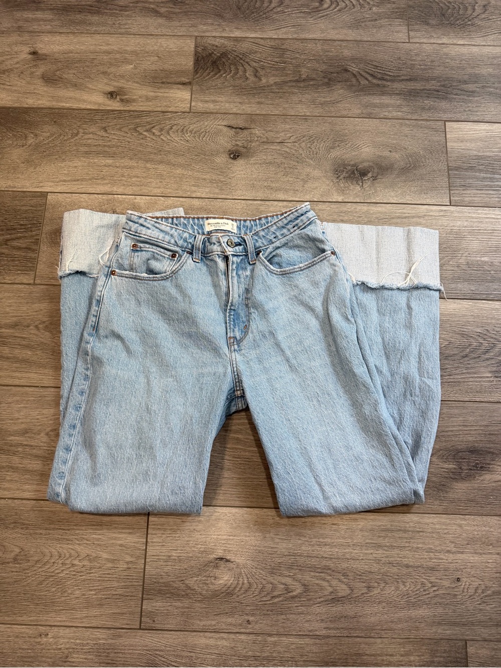 Abercrombie & Fitch Curve Love Cuffed Jeans